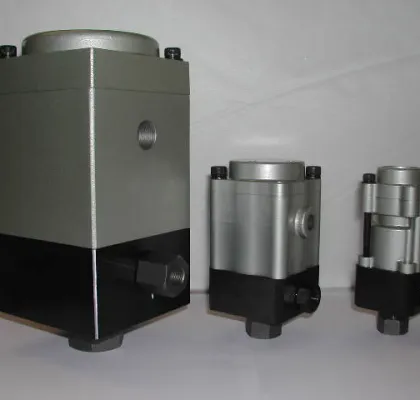 SR Air Driven Hydraulic Pump Series SR 040 / SR 063 / SR 100 1 sr_pump